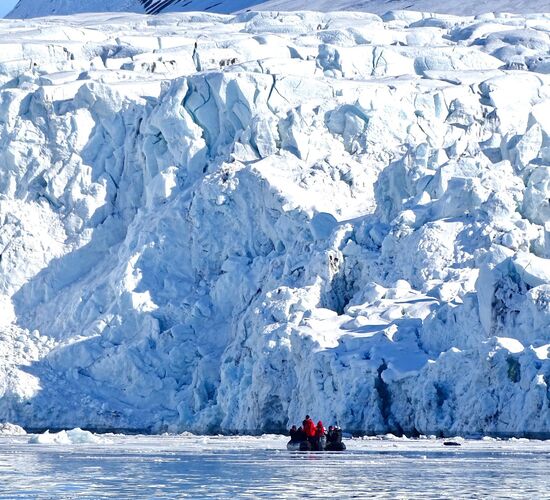 Entdeckerreise nach Nordspitzbergen - Eisbär-Special © Nordspitzbergen